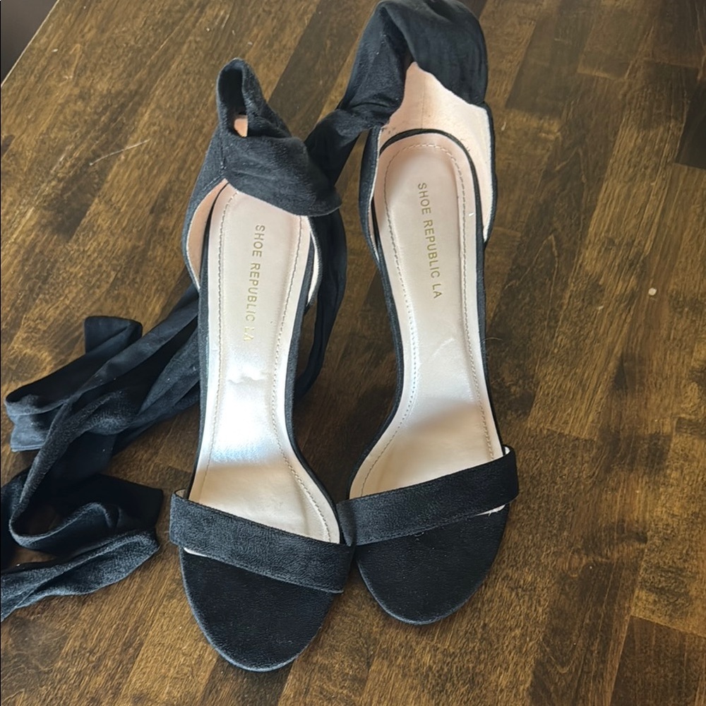 Shoe Republic LA Elegant Black Heels